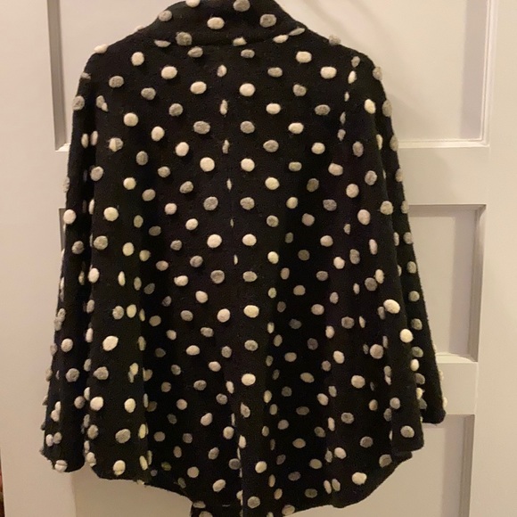 Canadian Cape Coat - Picture 3 of 5